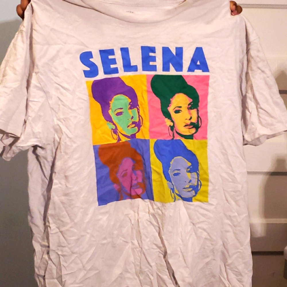Selena shirt size XL